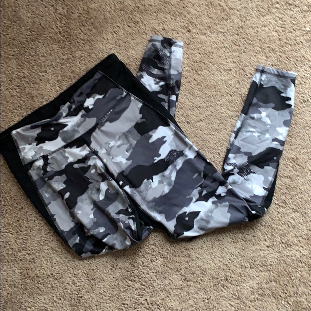 Two-tone workout pants
